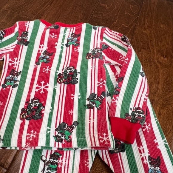 Buc-ees Two Piece Thermal Pajama Toddler 2T Christmas Holiday Lounge Wear Beaver - Picture 9 of 10